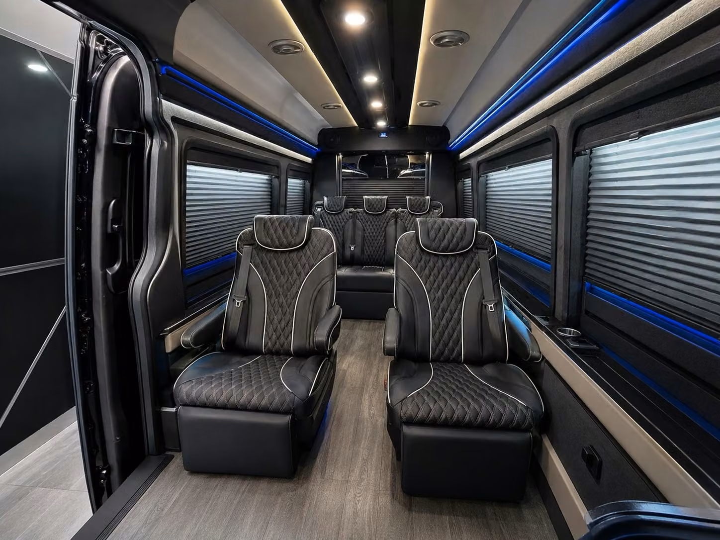 shuttle buses to aus for large groups and special events in round rock